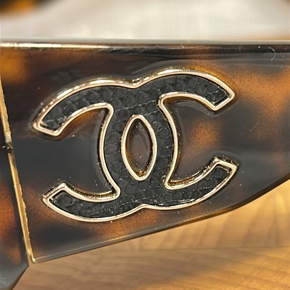 Chanel tortoise shell interlocking logo sunglasses - Picture 2 of 16